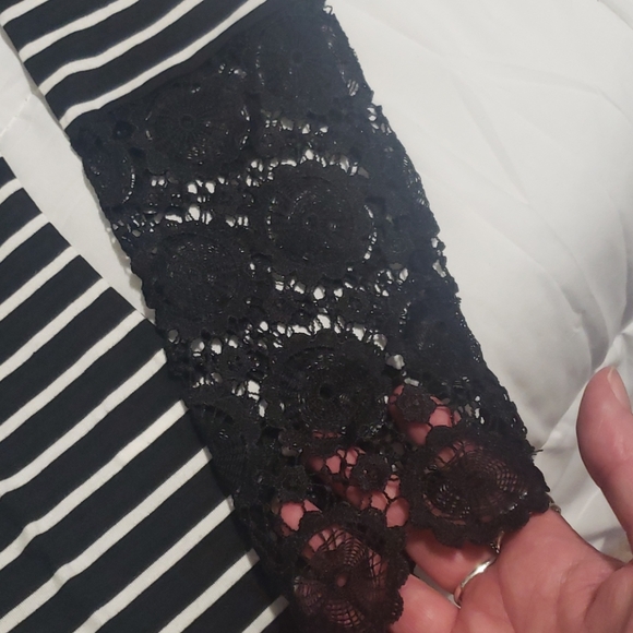 New boutique striped lace top - Picture 7 of 10